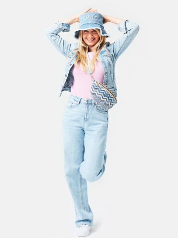 SAMAYA Topangesagte Tasche 'Sarah', längenverstellbar in Blau: Vorderseite