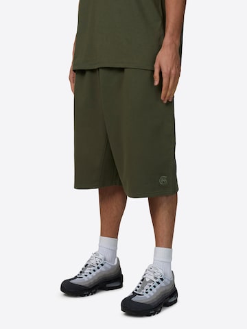 Loosefit Pantaloni di Good For Nothing in verde