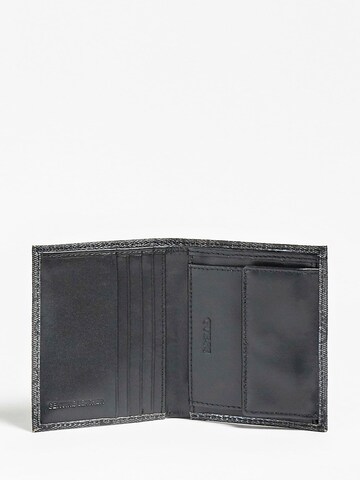 GUESS Wallet 'Vezzola' in Grey