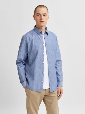 SELECTED HOMME Regular fit Button Up Shirt in Blue: front