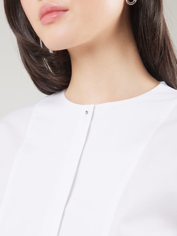 BOSS - Blusa 'Beplum' en blanco