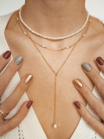 Hey Happiness Necklace 'Pearl Elegance' in Gold: front