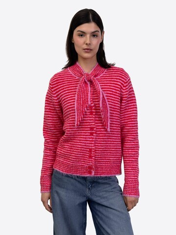 BROKE + SCHÖN Knit Cardigan in Pink: front