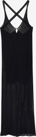 Pull&Bear Knitted dress in Black: front