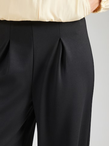 Regular Pantaloni cutați 'Mareke' de la ABOUT YOU pe negru