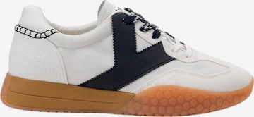 Chaussure à lacets KEH NOO en blanc : devant