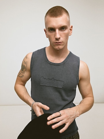 Bershka Tričko 'BLO' – šedá