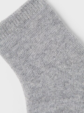 NAME IT Socken 'Waksi' in Grau