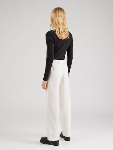 Regular Pantalon Monki en blanc