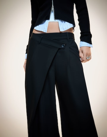Bershka Wide leg Trousers in Black