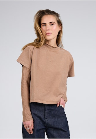 OH APRIL - Camiseta 'Ella' en marrón: frente