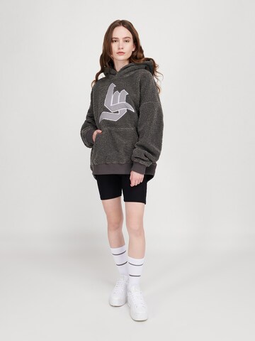 Sweat-shirt 'Jupiter' LYCATI exclusive for ABOUT YOU en gris