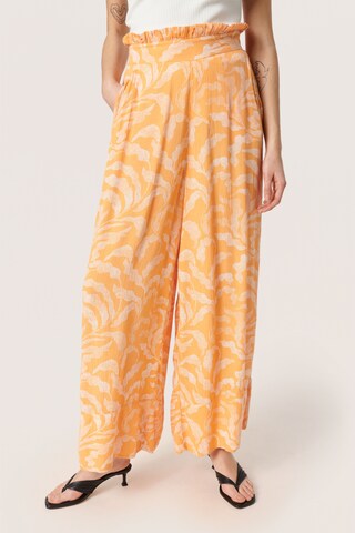 SOAKED IN LUXURY Wide Leg Hose 'Zaya' in Orange: predná strana