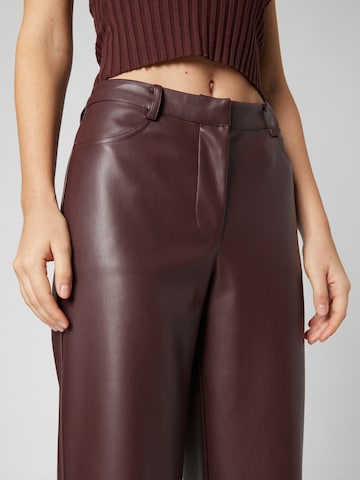 Wide Leg Pantalon 'Jo' LENI KLUM x ABOUT YOU en marron