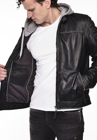 MUSTANG Jacke in Schwarz