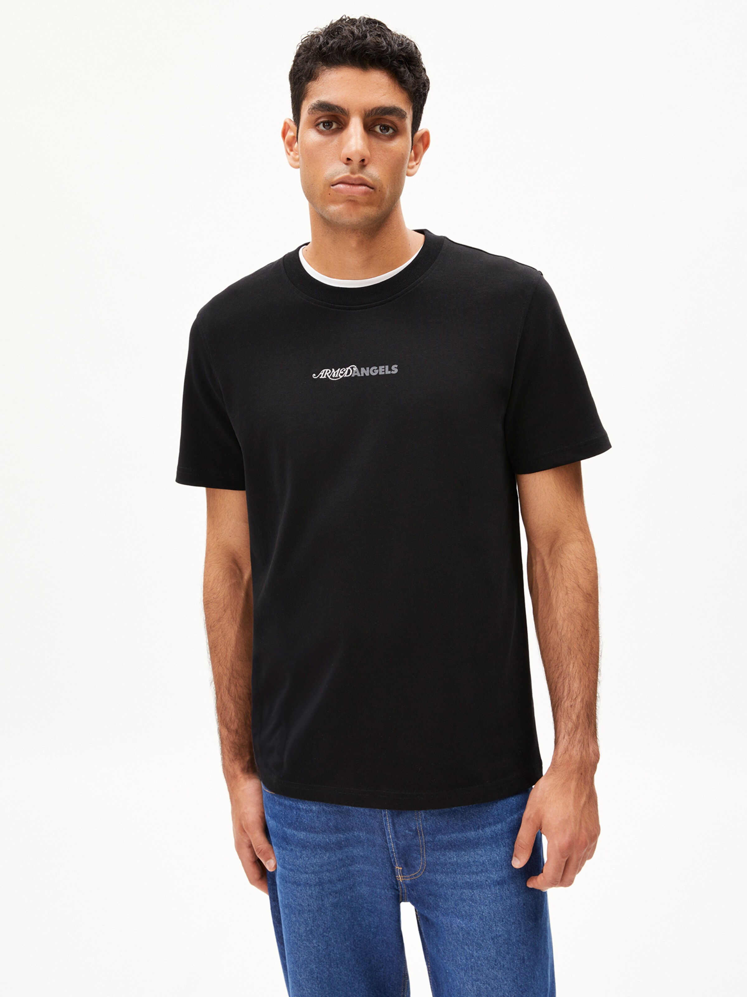 T-Shirt ARMEDANGELS en noir : devant