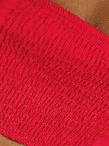 Bershka Top | rdeča barva
