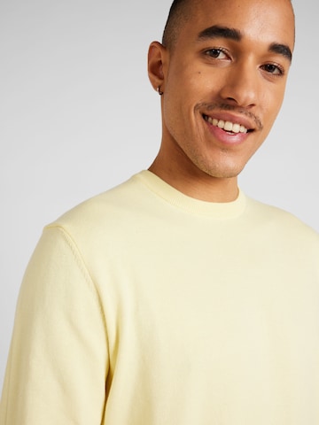 UNITED COLORS OF BENETTON Regular Fit Pullover in Gelb