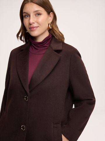 Cappotto di mezza stagione di Fiorella Rubino in marrone
