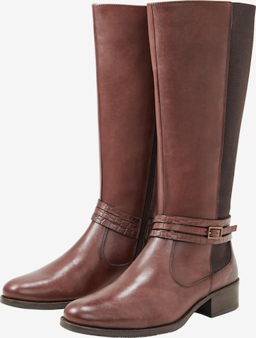 SHEEGO Boots in Brown