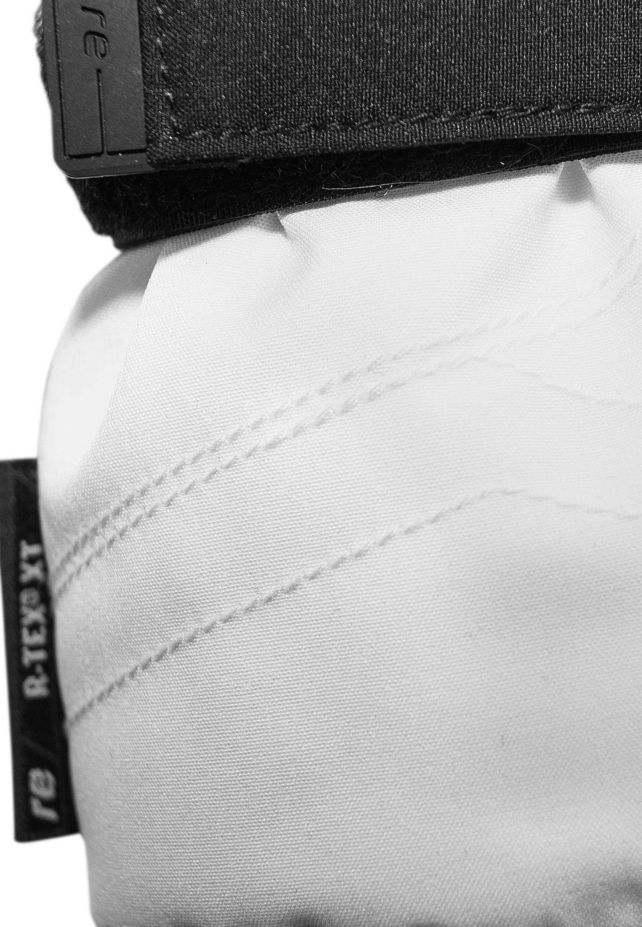 REUSCH Athletic Gloves in White