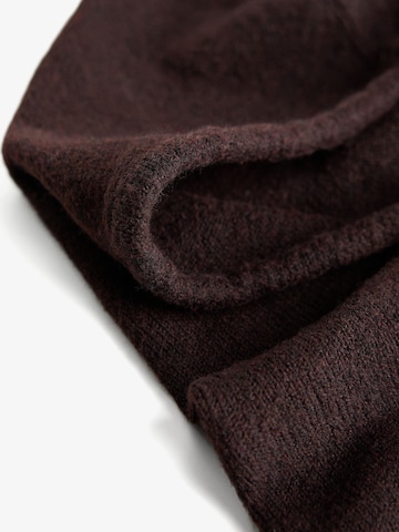 Bershka Beanie in Brown