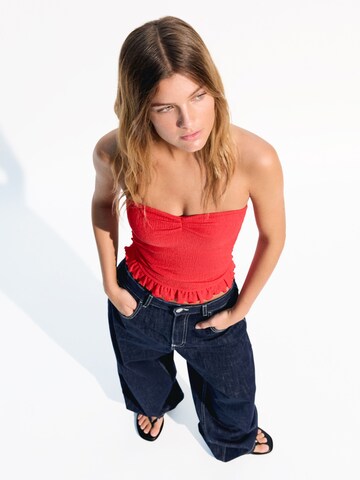 Top di Bershka in rosso