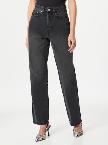 Nasty Gal Regular Jeans in Black: front