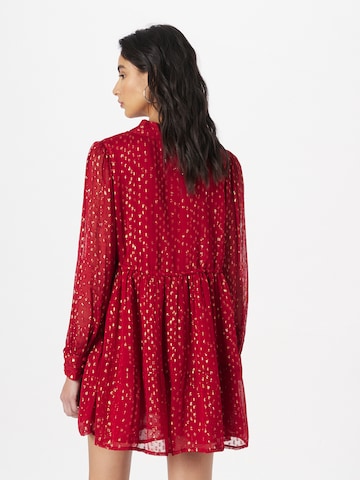 Robe Warehouse en rouge