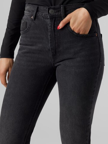 VERO MODA Regular Jeans 'Hailey' in Schwarz