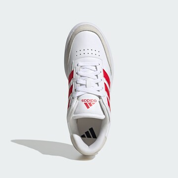 Baskets basses 'Courtblock' ADIDAS SPORTSWEAR en blanc
