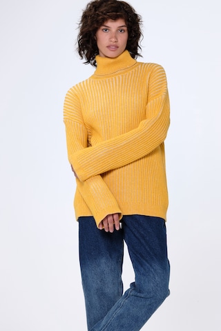 Aligne Sweater 'Gina Roll' in Yellow: front