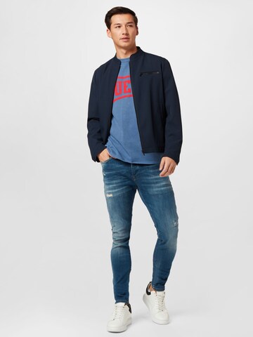 GUESS T-Shirt in Blau