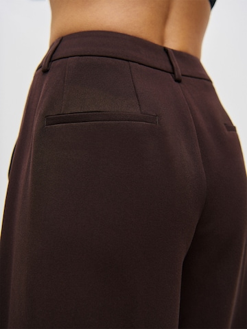 ÉVOIR by Alena Gerber Wide Leg Hose in Braun