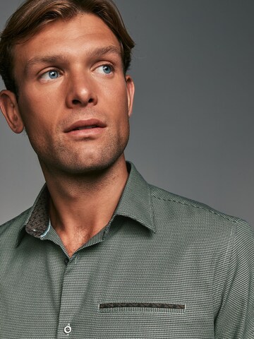 Next - Ajuste regular Camisa en verde
