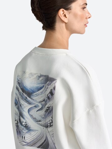 Sweat-shirt Rich & Royal en blanc