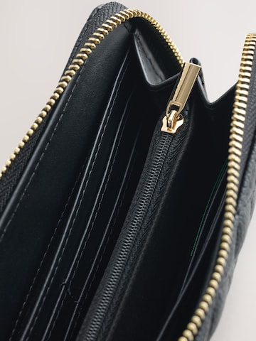Next Wallet in Black