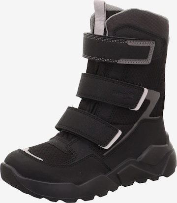 SUPERFIT حذاء برقبة عالية 'ROCKET' بلون أسود: الأمام