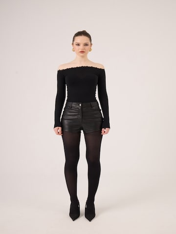 HOLLY LOLLY Blouse in Zwart: voorkant