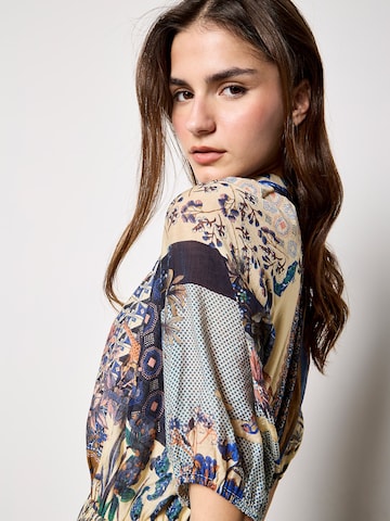 Apricot Patchwork Print Midi Dress ' ' in Blau