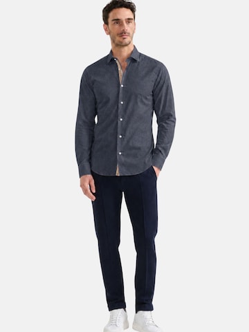 T-Shirt Alviero Martini en bleu : devant