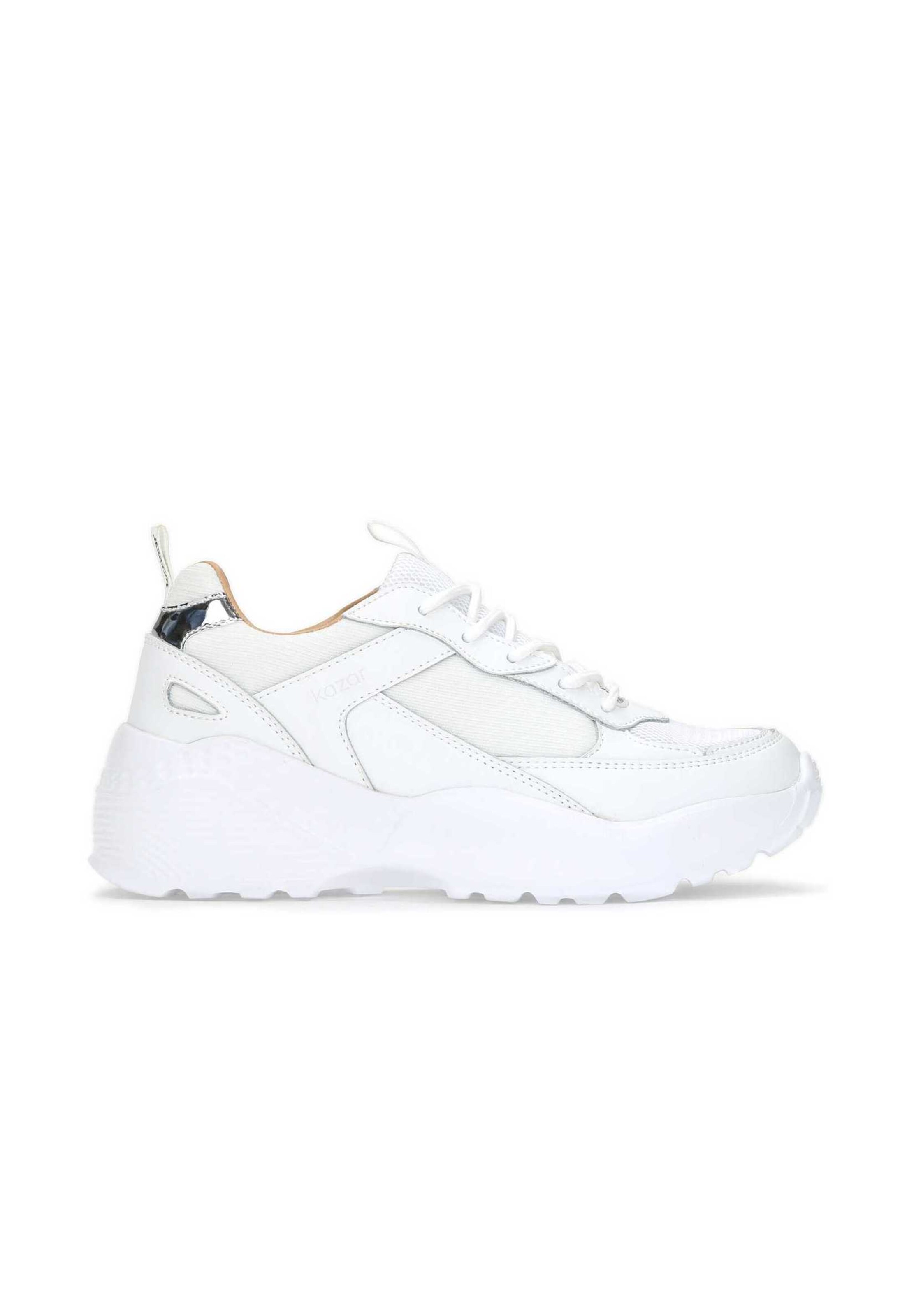 Kazar Σνίκερ χαμηλό σε λευκό