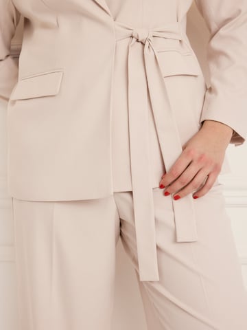 Blazer 'Giana' Guido Maria Kretschmer Curvy en beige : devant