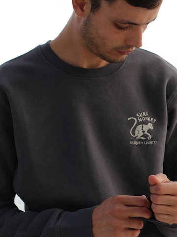 Surf Monkey Sweatshirt in Grey: front