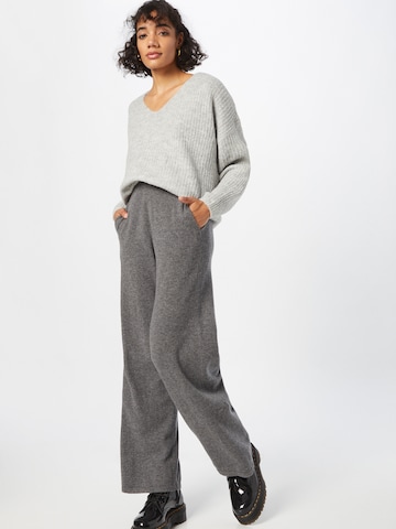 VERO MODA Sweater 'Julie' in Grey