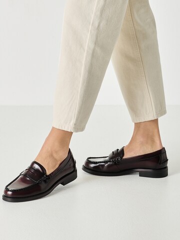Slipper di Tamaris in marrone