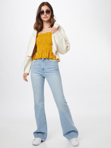 ABOUT YOU Top 'Hailey' in Gelb