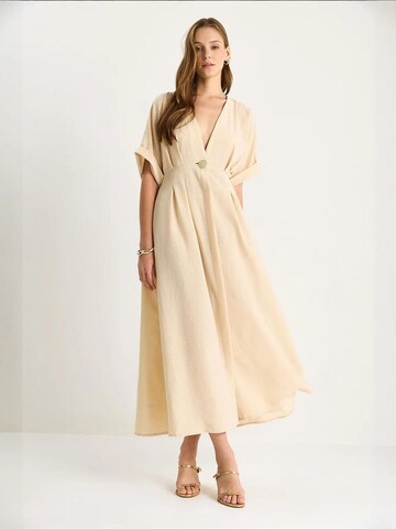 Abito di Bianco Lucci in beige