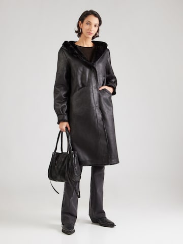 Mauritius Winter coat '2Wtherezia' in Black: front