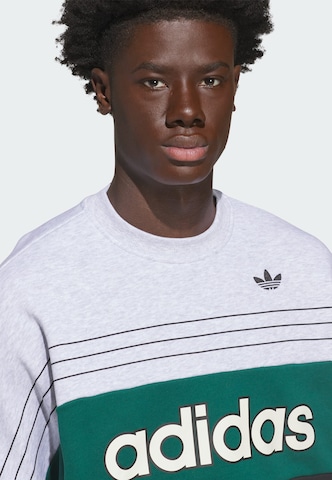 ADIDAS ORIGINALS - Sweatshirt 'Varsity' em cinzento